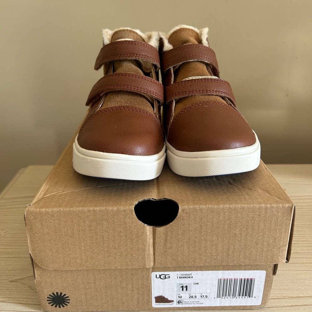 Ugg boys rennon II boots